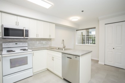 Photo 8 at 22 - 12449 191 Street, Mid Meadows, Pitt Meadows