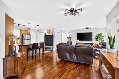 Photo 10 at 123 - 19673 Meadow Gardens Way, North Meadows PI, Pitt Meadows