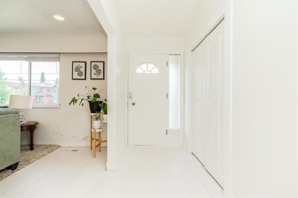 Photo 5 at 24084 102 Avenue, Albion, Maple Ridge
