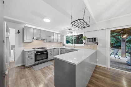 Photo 10 at 12092 Glenhurst Street, East Central, Maple Ridge