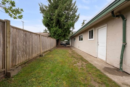 Photo 5 at 22702 123 Avenue, East Central, Maple Ridge
