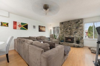 Photo 11 at 22702 123 Avenue, East Central, Maple Ridge
