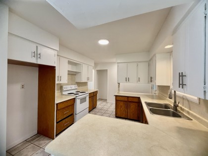 Photo 17 at 14827 Sylvester Road, Durieu, Mission