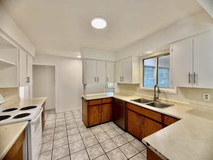 Photo 18 at 14827 Sylvester Road, Durieu, Mission