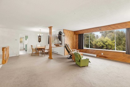 Photo 5 at 34692 Dewdney Trunk Road, Hatzic, Mission