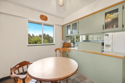 Photo 9 at 34692 Dewdney Trunk Road, Hatzic, Mission