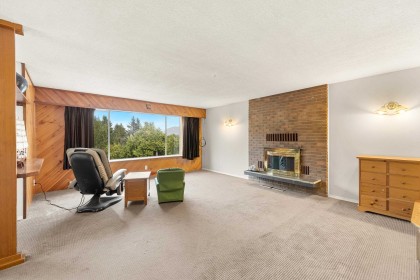 Photo 4 at 34692 Dewdney Trunk Road, Hatzic, Mission