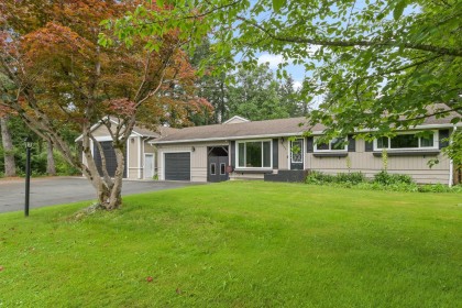 Photo 2 at 32955 Dewdney Trunk Road, Mission BC, Mission