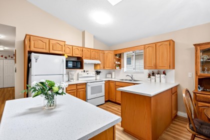 Photo 13 at 11690 206a Street, Southwest Maple Ridge, Maple Ridge