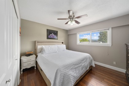 Photo 11 at 12347 Greenwell Street, East Central, Maple Ridge