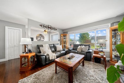Photo 4 at 12347 Greenwell Street, East Central, Maple Ridge