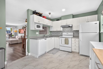 Photo 13 at 10 - 11355 236 Street, Cottonwood MR, Maple Ridge