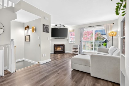 Photo 5 at 10 - 11355 236 Street, Cottonwood MR, Maple Ridge