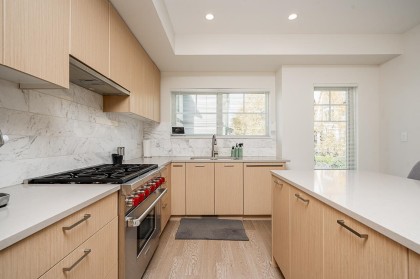 Photo 9 at 14 - 19451 Sutton Avenue, South Meadows, Pitt Meadows