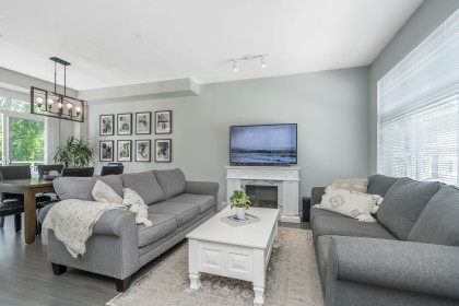 Photo 9 at 602 - 11295 Pazarena Place, East Central, Maple Ridge