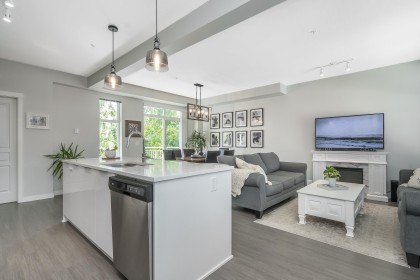 Photo 8 at 602 - 11295 Pazarena Place, East Central, Maple Ridge