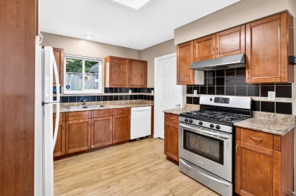 Photo 13 at 21598 Spring Avenue, West Central, Maple Ridge