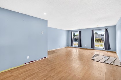Photo 8 at 21598 Spring Avenue, West Central, Maple Ridge