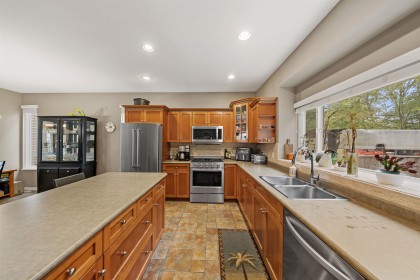 Photo 5 at 24111 102b Avenue, Albion, Maple Ridge