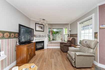 Photo 5 at 43 - 23085 118 Avenue, East Central, Maple Ridge