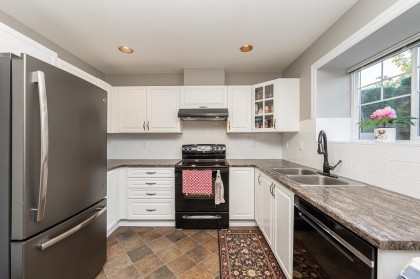 Photo 11 at 43 - 23085 118 Avenue, East Central, Maple Ridge