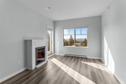Photo 13 at 406 - 22290 North Avenue, West Central, Maple Ridge