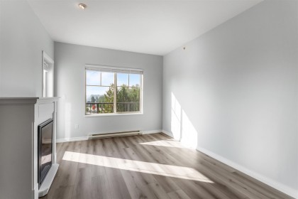 Photo 12 at 406 - 22290 North Avenue, West Central, Maple Ridge