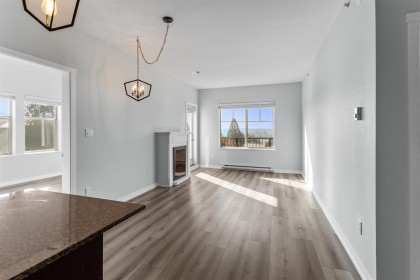 Photo 10 at 406 - 22290 North Avenue, West Central, Maple Ridge