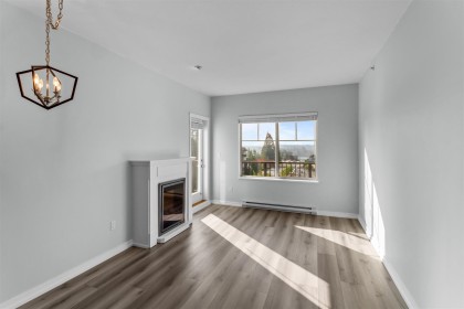 Photo 11 at 406 - 22290 North Avenue, West Central, Maple Ridge