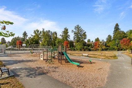Photo 31 at 406 - 22290 North Avenue, West Central, Maple Ridge