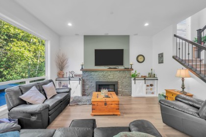 Photo 7 at 11065 Buckerfield Drive, Cottonwood MR, Maple Ridge