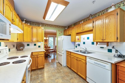 Photo 9 at 21 - 12268 189a Street, Central Meadows, Pitt Meadows