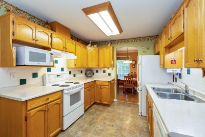 Photo 8 at 21 - 12268 189a Street, Central Meadows, Pitt Meadows