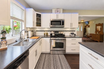 Photo 12 at 12496 219th Street, West Central, Maple Ridge