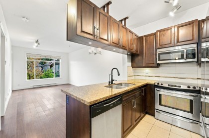 Photo 2 at 212 - 12525 190a Street, Mid Meadows, Pitt Meadows