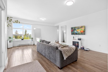 Photo 5 at 403 - 22577 Royal Crescent, East Central, Maple Ridge