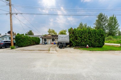Photo 2 at 20102 Ditton Street, Southwest Maple Ridge, Maple Ridge