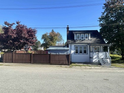 Photo 3 at 11240 206th Street, Southwest Maple Ridge, Maple Ridge