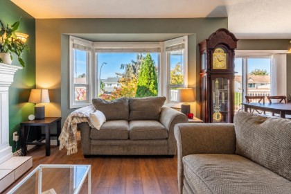 Photo 3 at 12362 188a Street, Central Meadows, Pitt Meadows