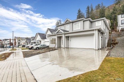 Photo 3 at 33975 Barker Court, Mission BC, Mission