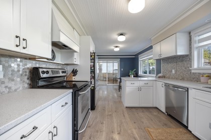 Photo 4 at 12037 208 Street, Northwest Maple Ridge, Maple Ridge