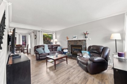 Photo 5 at 19 - 21550 Cherrington Avenue, West Central, Maple Ridge