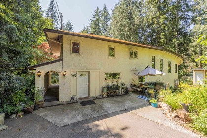 Photo 2 at 23942 Fern Crescent, Silver Valley, Maple Ridge
